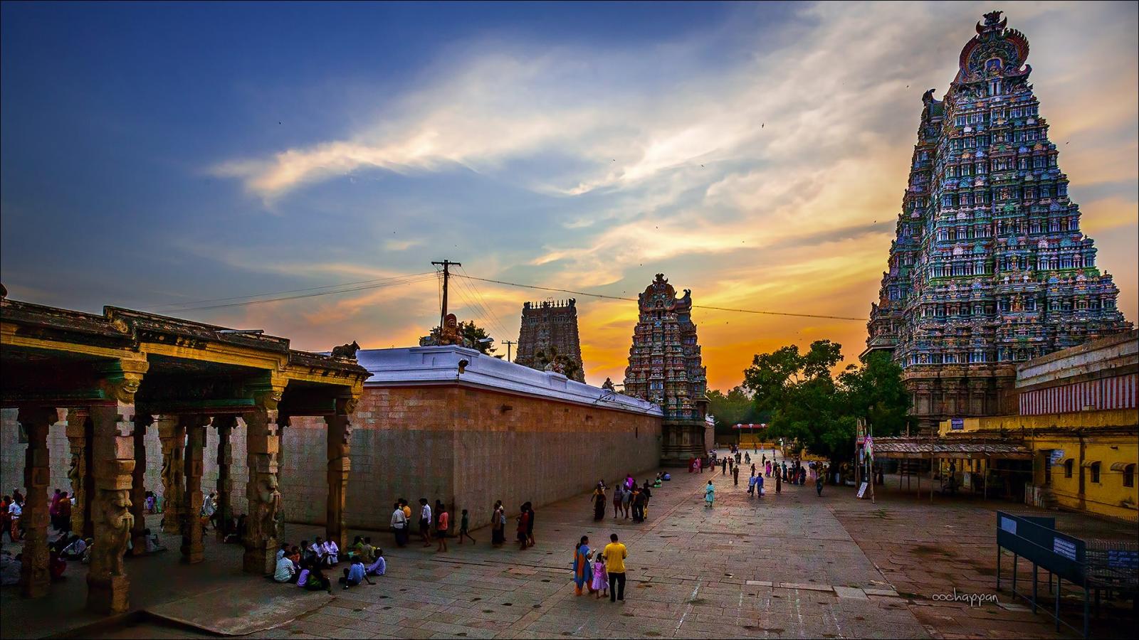 majestic-temples-exploring-meenakshi-amman-temple:-a-complete-guide-for-visitors