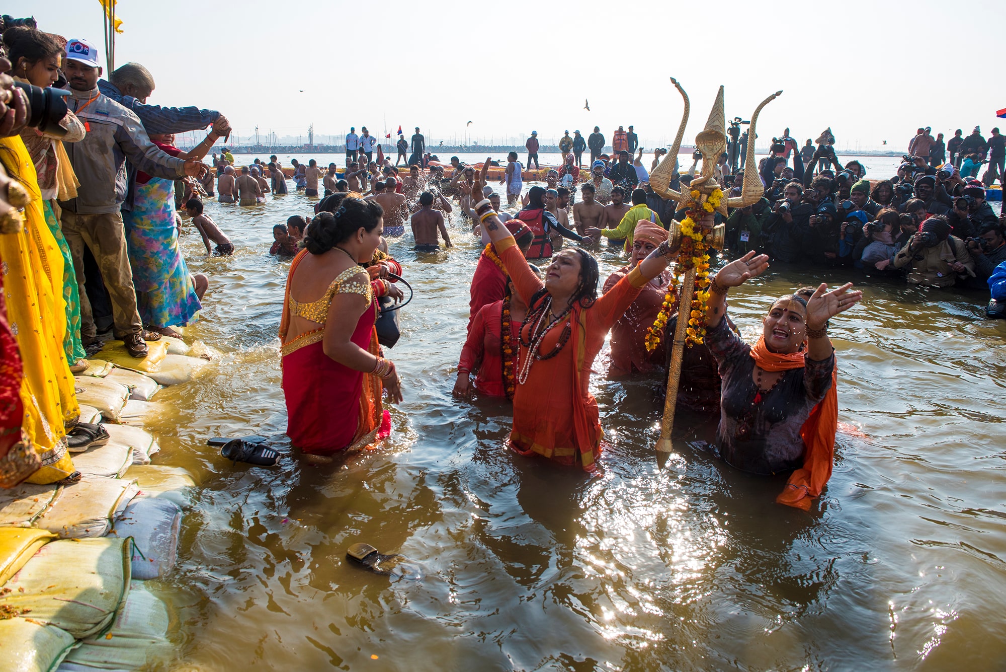 maha-kumbh-mela-2025-women-special-prayagraj-3n-3