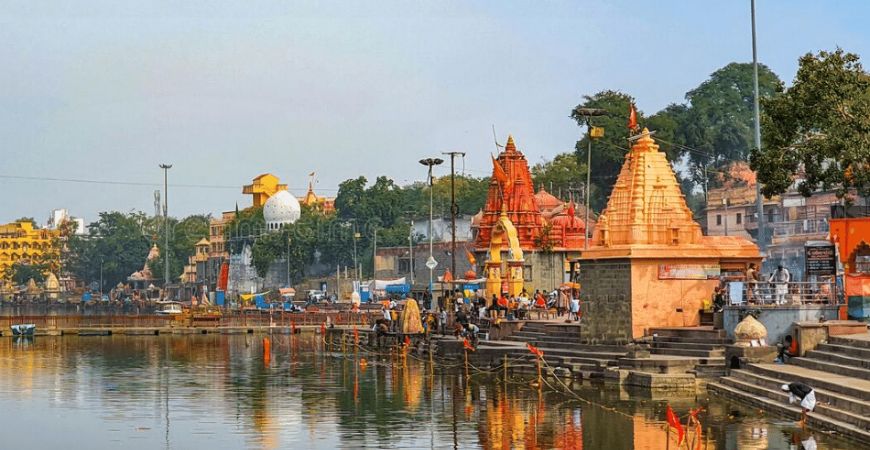 boat-ride-at-ram-ghat